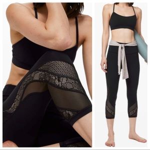 RARE▪️Lululemon▪️Wunder Under Hi-Rise Crop *Lace*